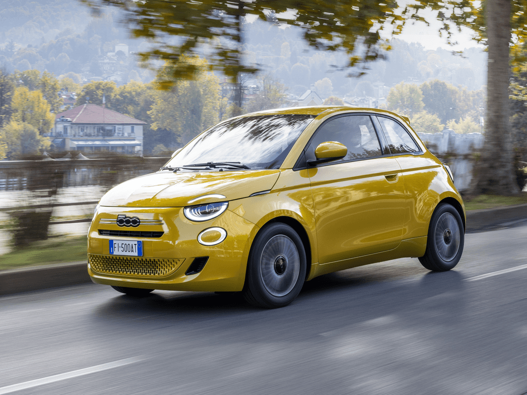 Tavaratilan matot Fiat 500 2026-autoihin