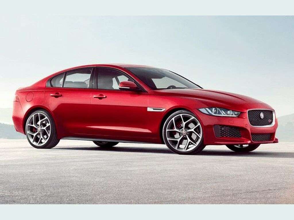 Tavaratilan matot Jaguar XE 2015 - 2024-autoihin