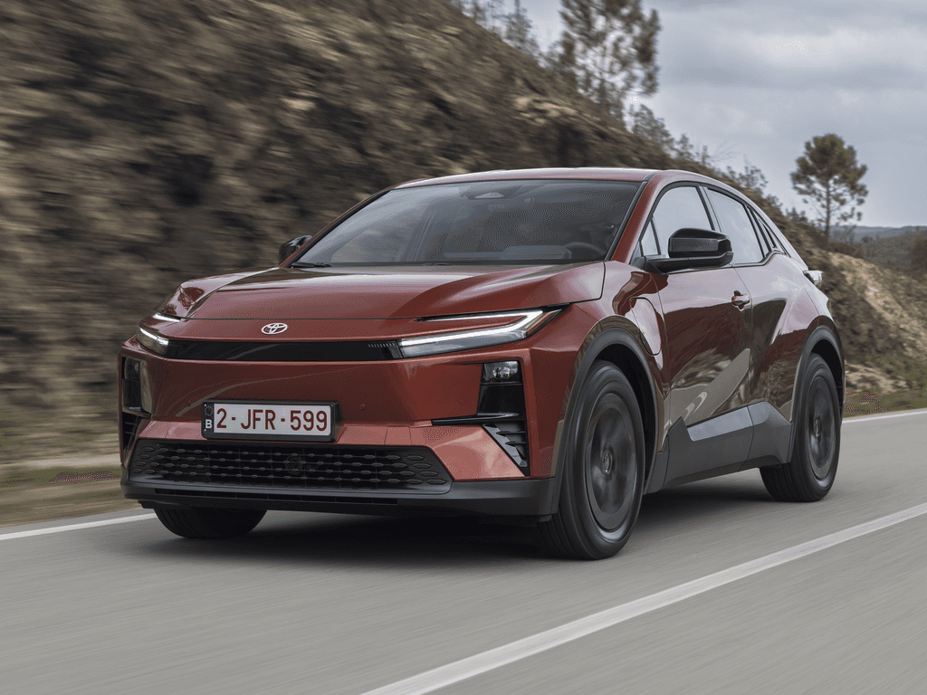 Tavaratilan matot Toyota C-HR 2026-autoihin