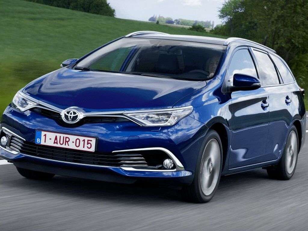Tavaratilan matot Toyota Auris 2013 - 2019-autoihin