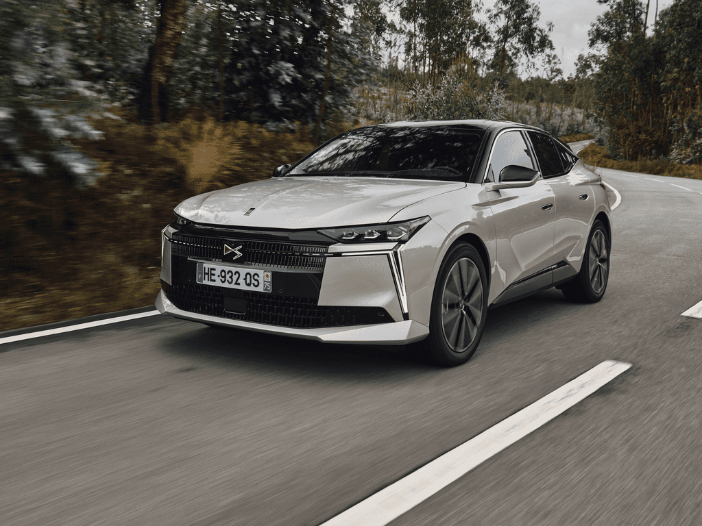 Automatot DS N4 2025 - 2026-autoihin