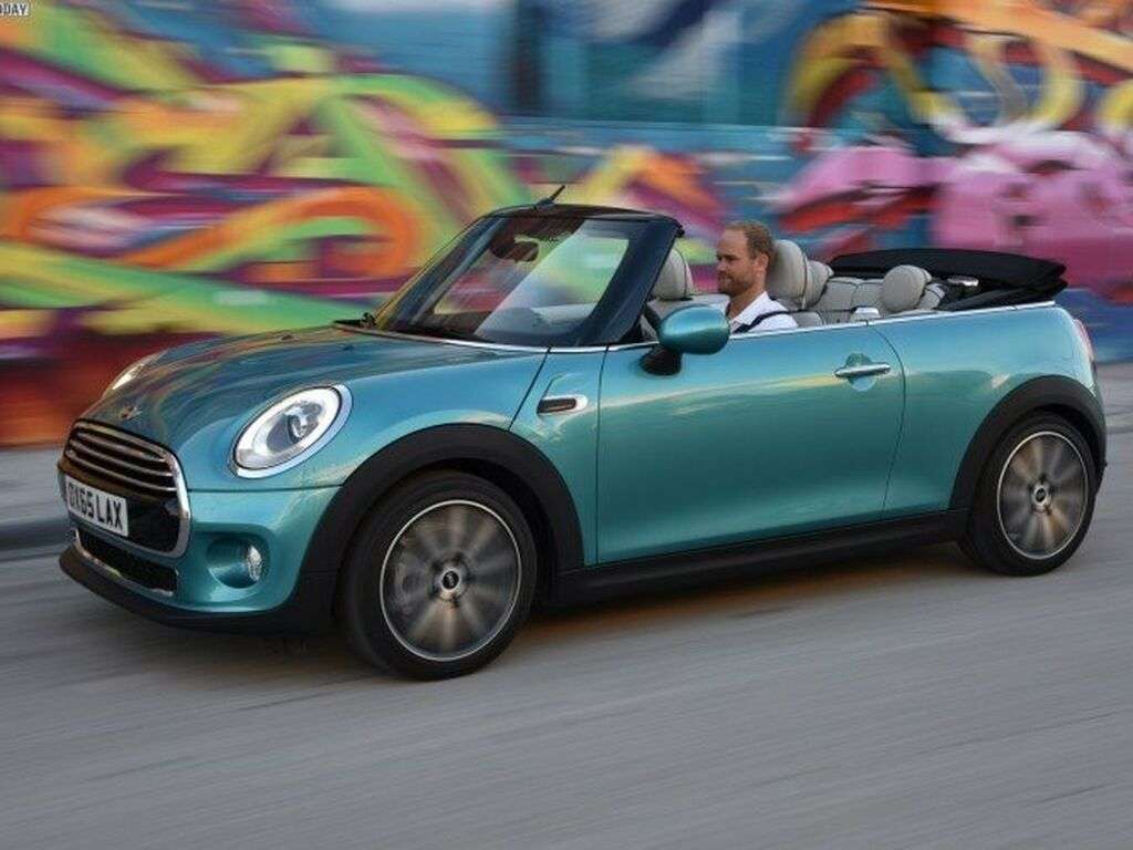Tavaratilan matot Mini Cabrio F57 2016 - 2024-autoihin