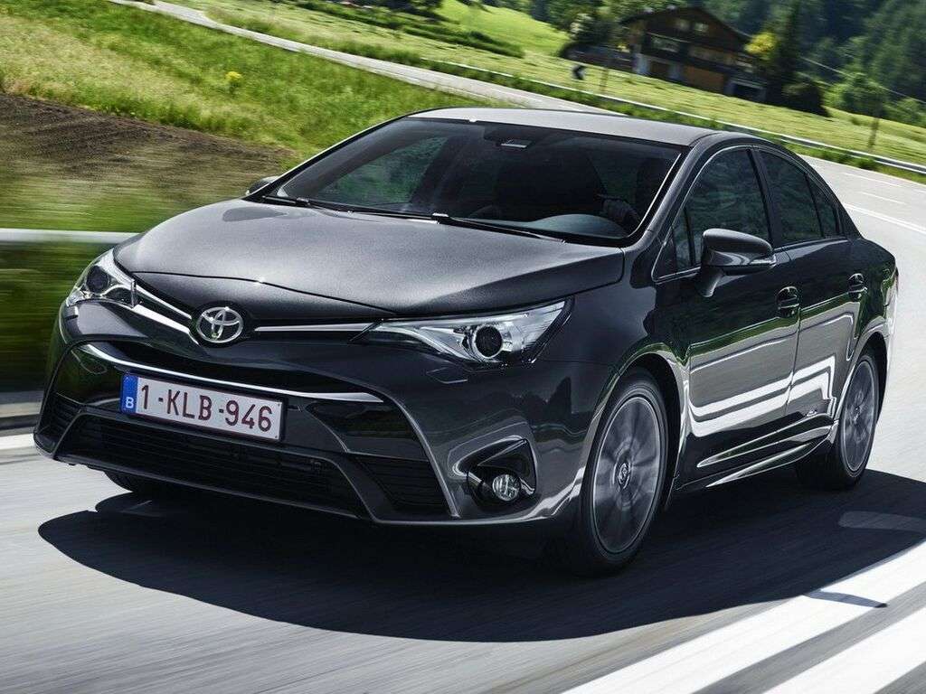 Tavaratilan matot Toyota Avensis 2012 - 2018-autoihin