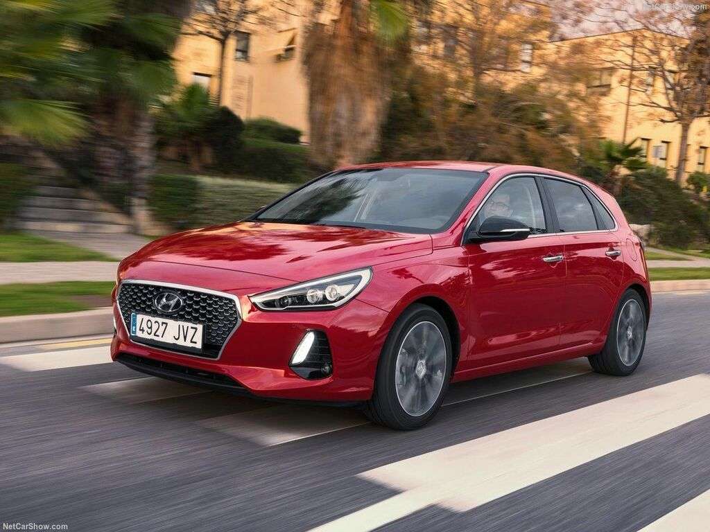 Tavaratilan matot Hyundai i30 2017 - 2025-autoihin