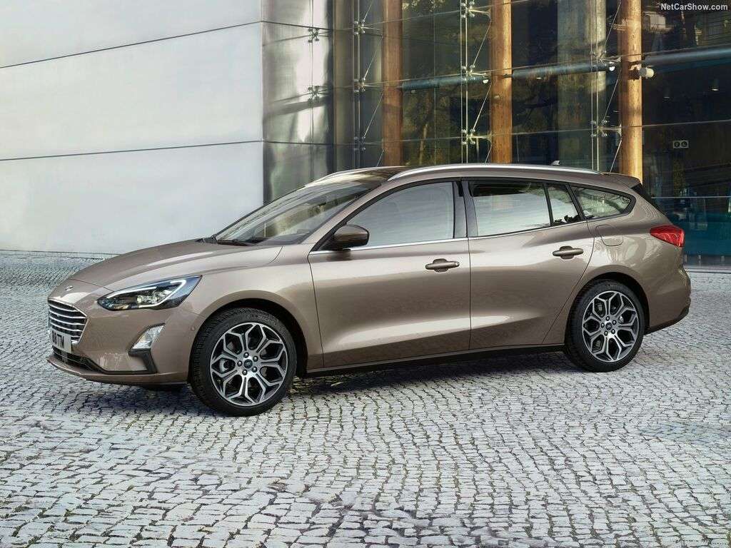 Tavaratilan matot Ford Focus 2018 - 2025-autoihin