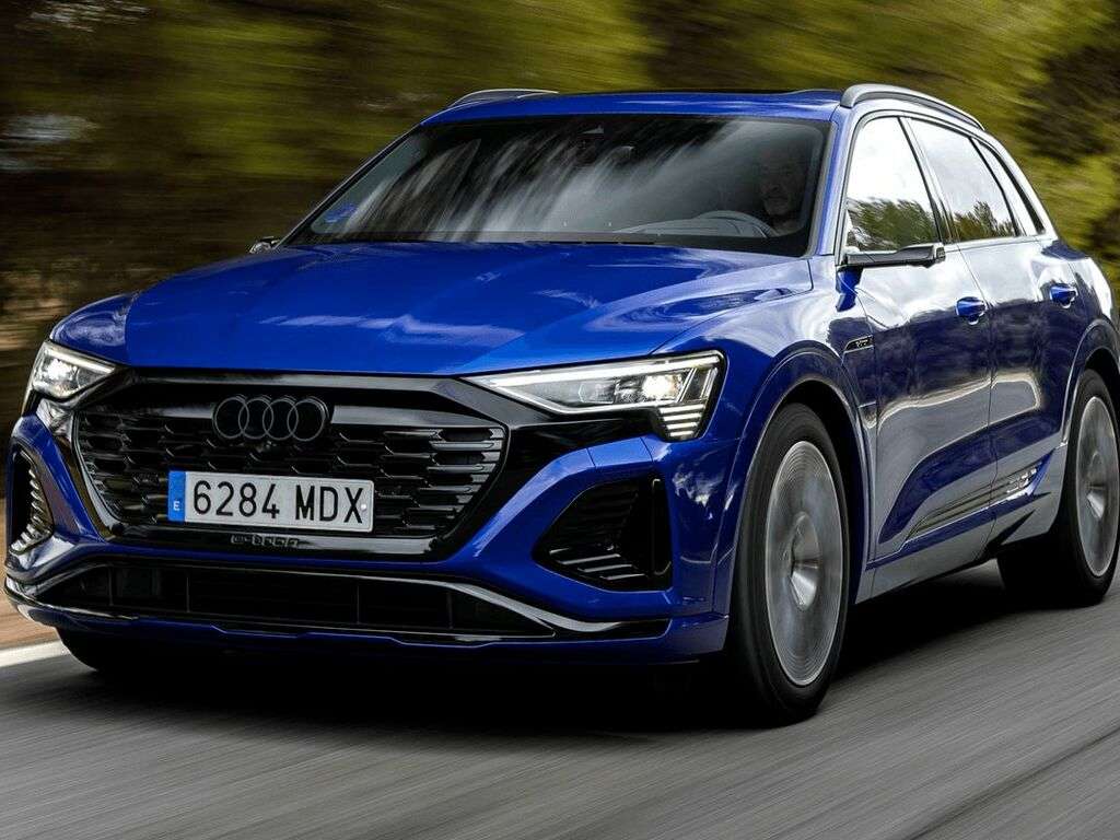 Tavaratilan matot Audi Q8 GE 2023 - 2025-autoihin
