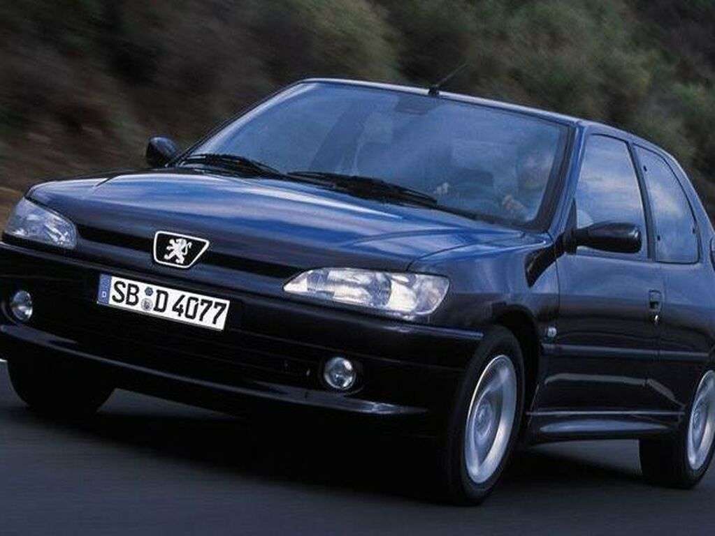 Tavaratilan matot Peugeot 306 1993 - 2002-autoihin