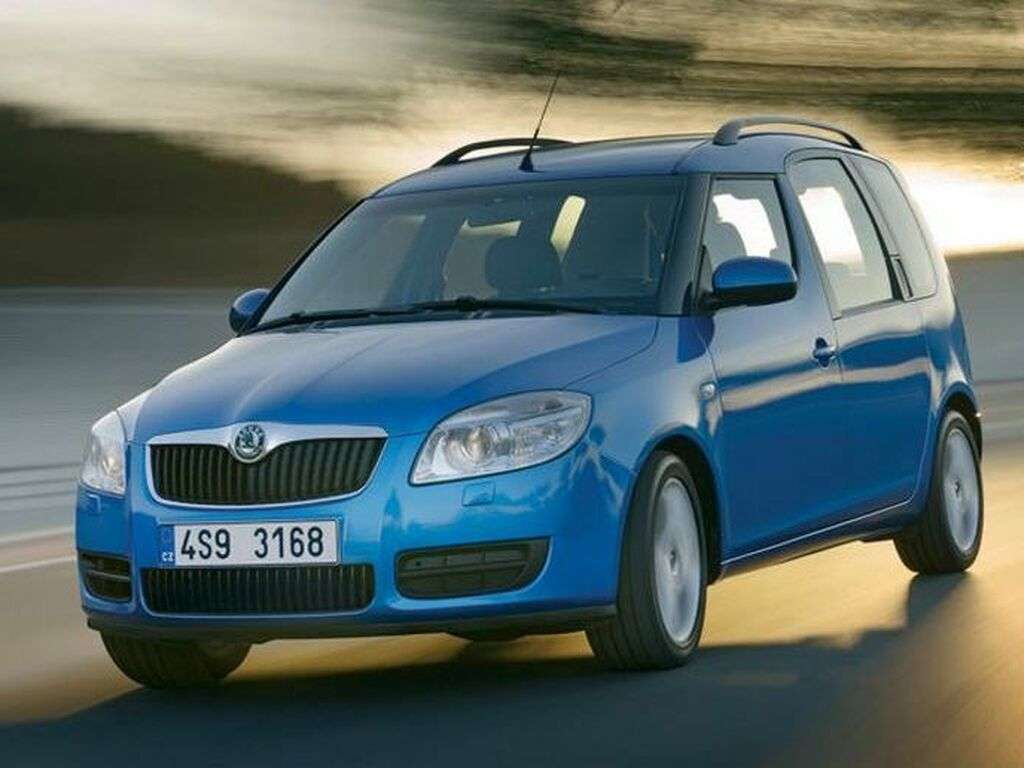Tavaratilan matot Skoda Roomster 2006 - 2015-autoihin