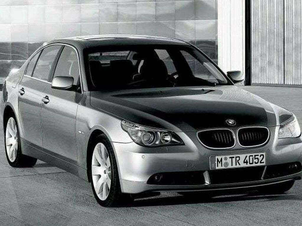 Tavaratilan matot BMW 5-sarjan E60/E61 2003 - 2010-autoihin