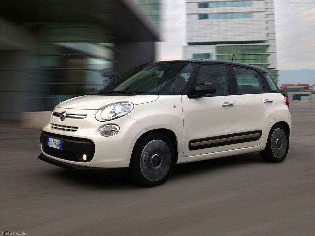 Tavaratilan matot Fiat 500L 2012 - 2017-autoihin