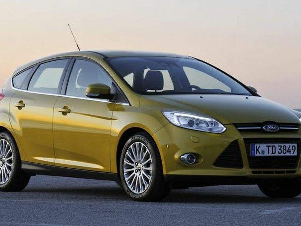 Tavaratilan matot Ford Focus 2011 - 2018-autoihin