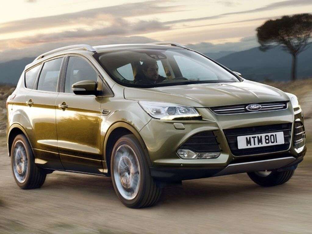 Tavaratilan matot Ford Kuga 2013 - 2016-autoihin