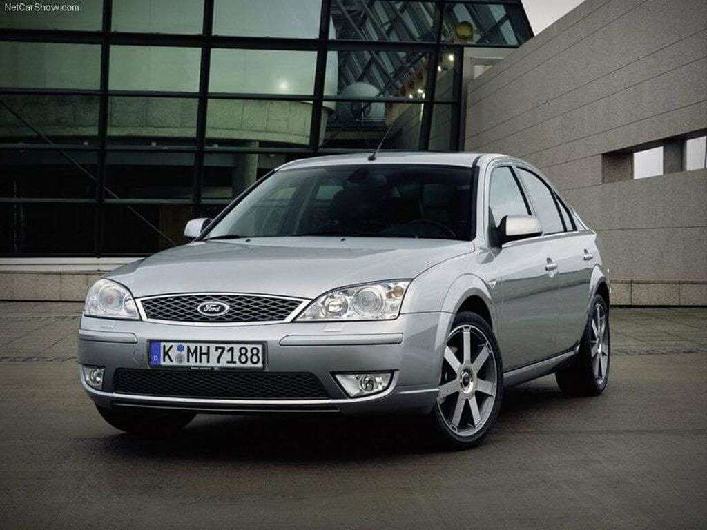 Tavaratilan matot Ford Mondeo 2000 - 2007-autoihin