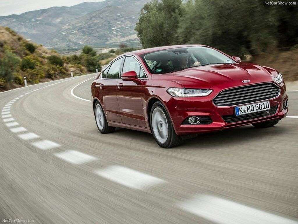 Tavaratilan matot Ford Mondeo 2015 - 2019-autoihin