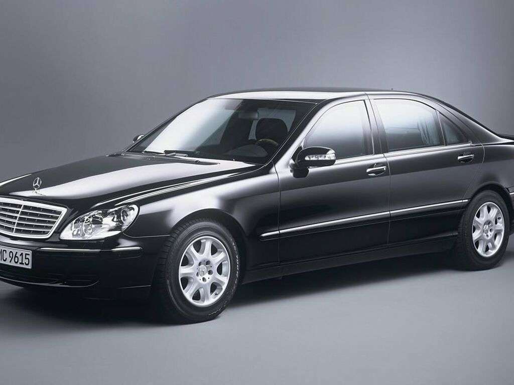 Tavaratilan matot Mercedes S-sarjan W220 1998 - 2005-autoihin