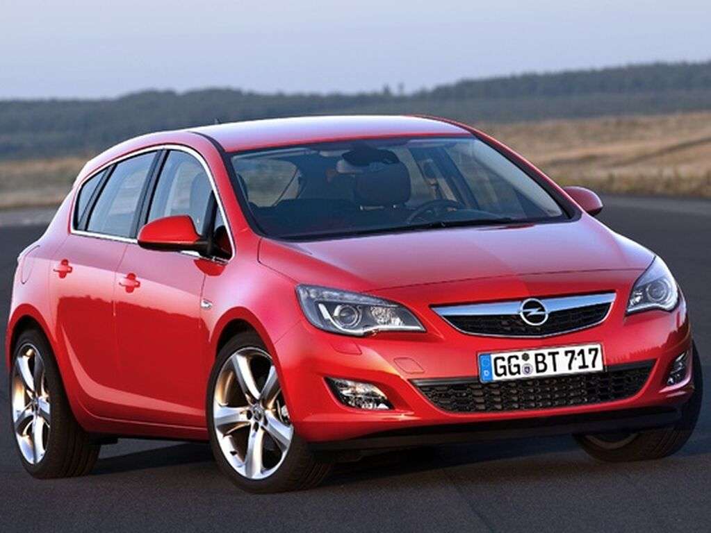 Tavaratilan matot Opel Astra J 2009 - 2016-autoihin