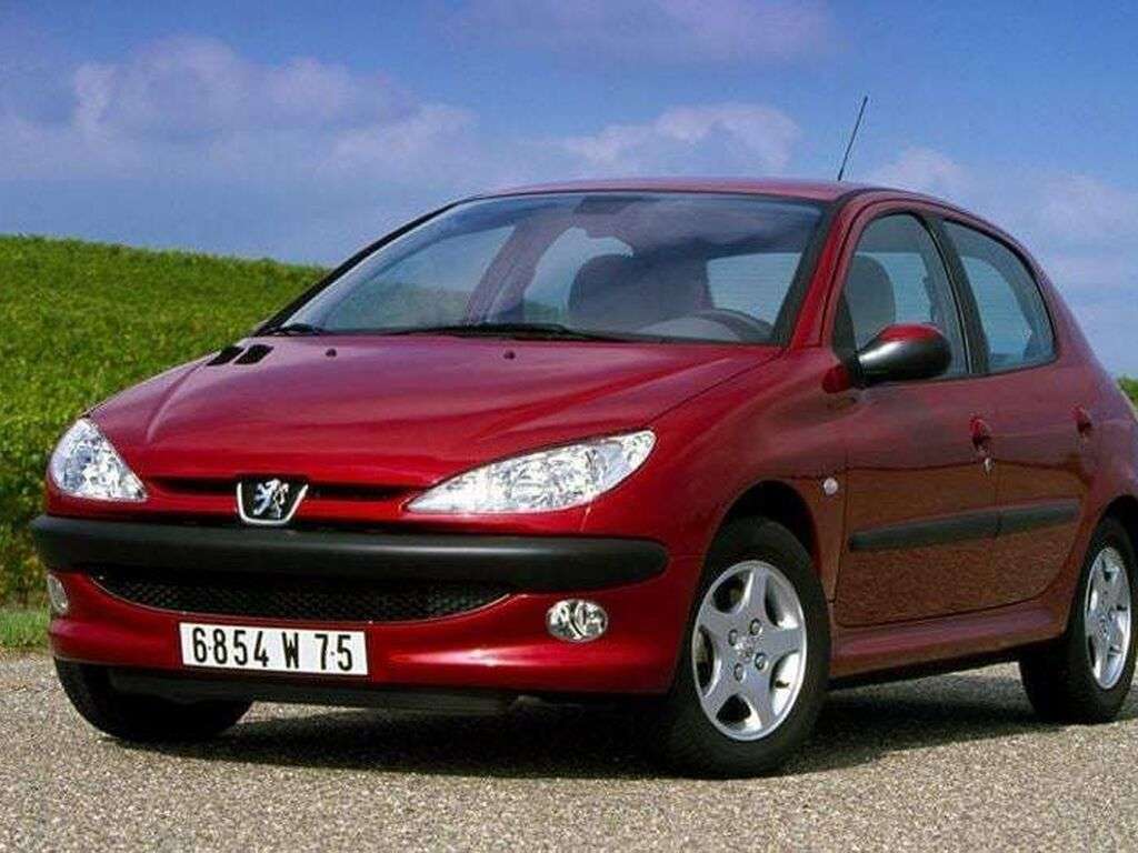 Tavaratilan matot Peugeot 206 1998 - 2013-autoihin
