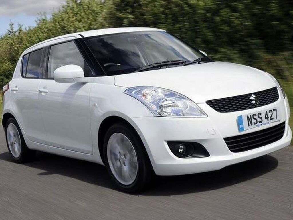 Tavaratilan matot Suzuki Swift 2010 - 2017-autoihin