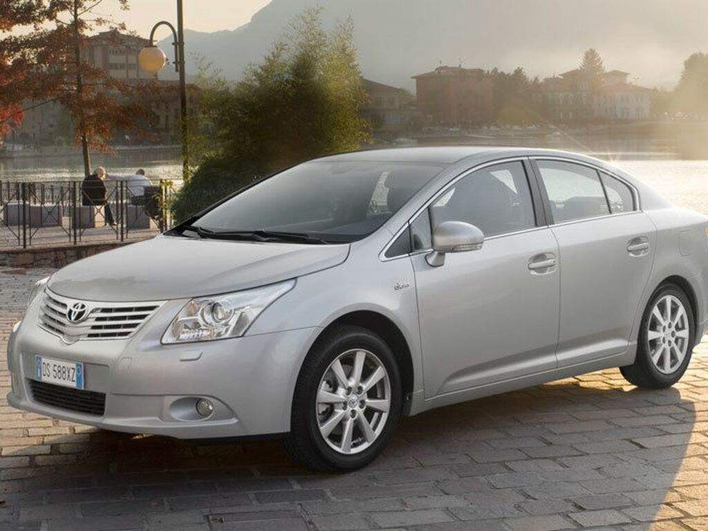 Tavaratilan matot Toyota Avensis 2009 - 2012-autoihin