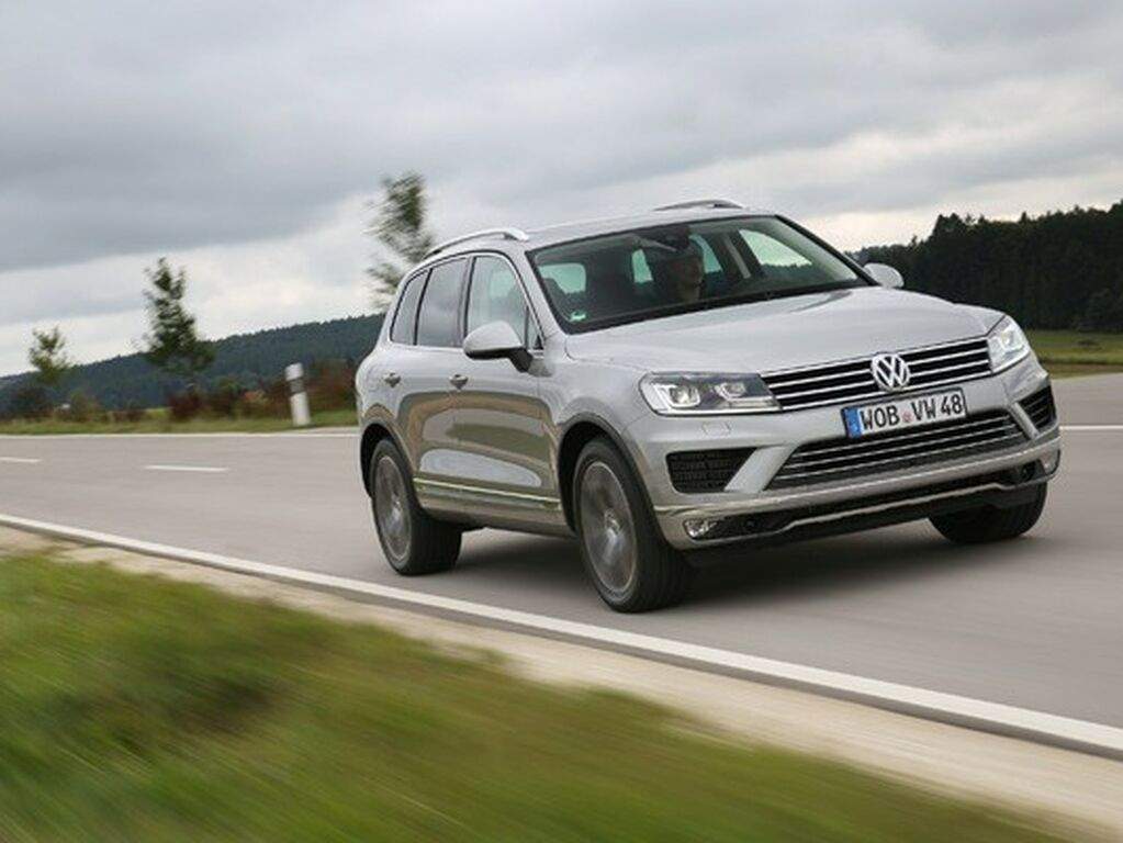 Tavaratilan matot Volkswagen Touareg 2010 - 2018-autoihin