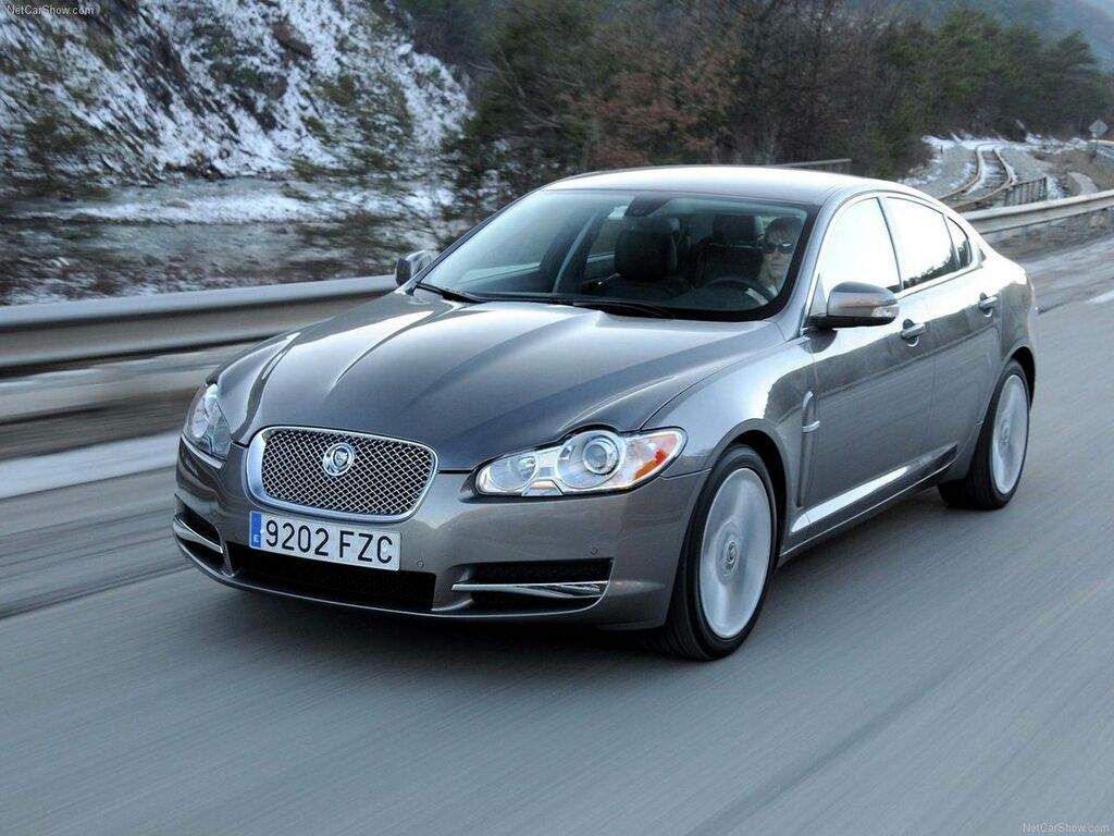 Tavaratilan matot Jaguar XF 2008 - 2015-autoihin