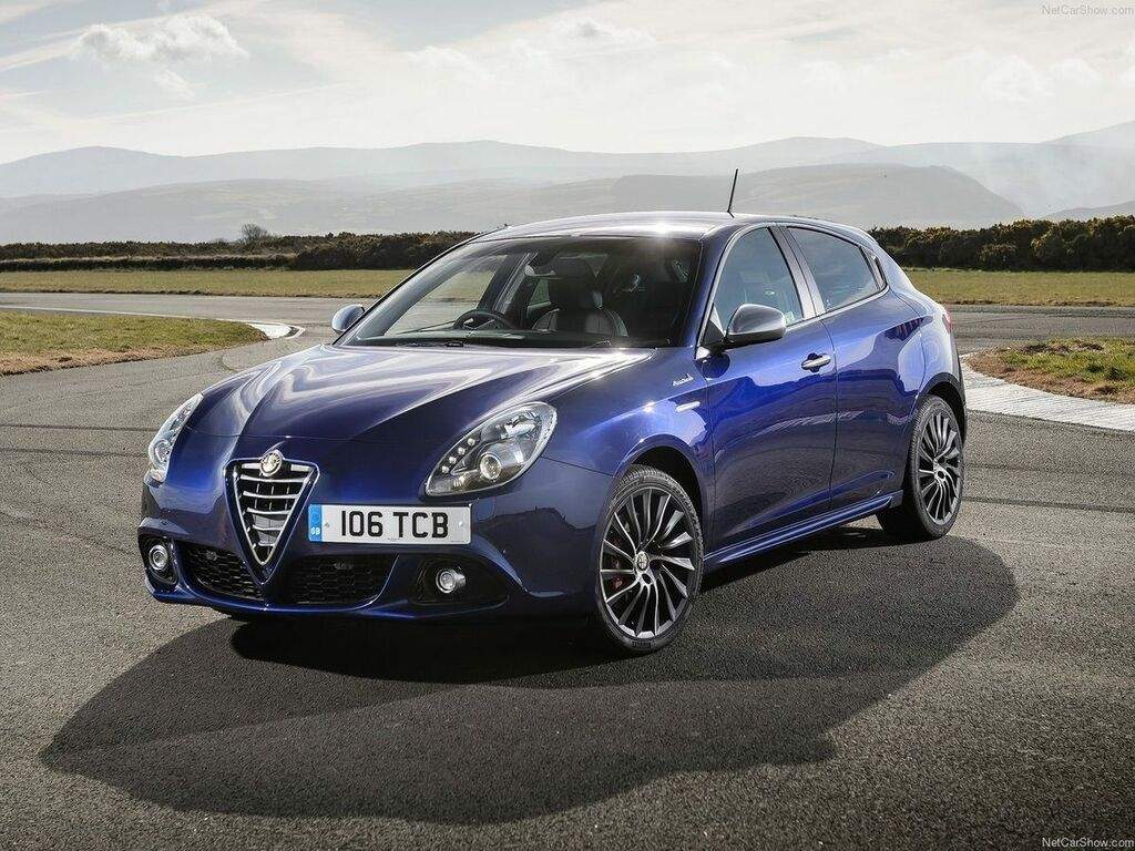 Tavaratilan matot Alfa Romeo Giulietta 2014 - 2020-autoihin