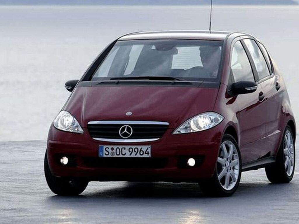 Tavaratilan matot Mercedes A-sarjan W169 2004 - 2012-autoihin