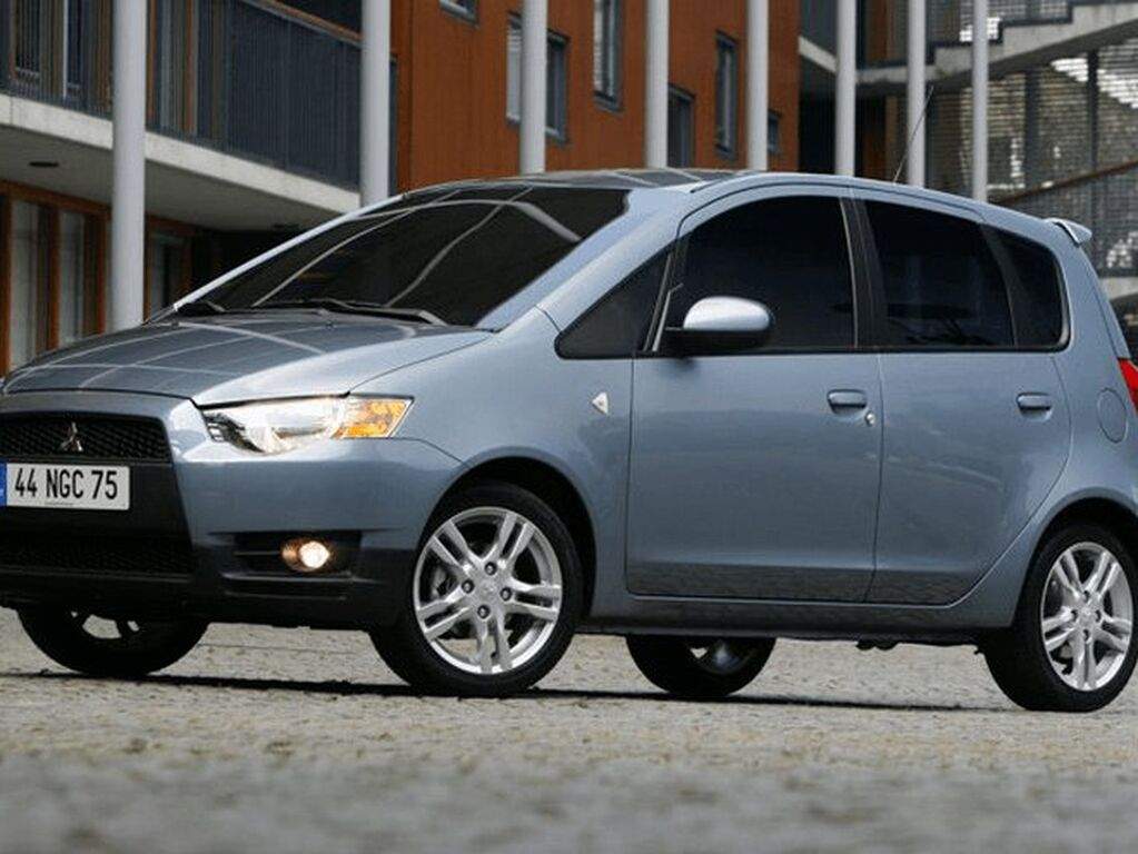Tavaratilan matot Mitsubishi Colt 2008 - 2012-autoihin
