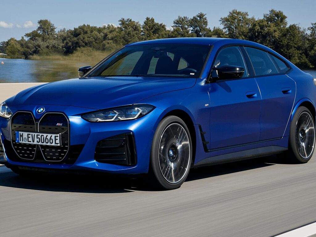 Tavaratilan matot BMW i4 G26 2021 - 2026-autoihin