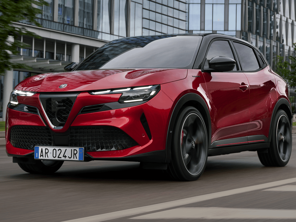 Tavaratilan matot Alfa Romeo Junior 2024 - 2025-autoihin