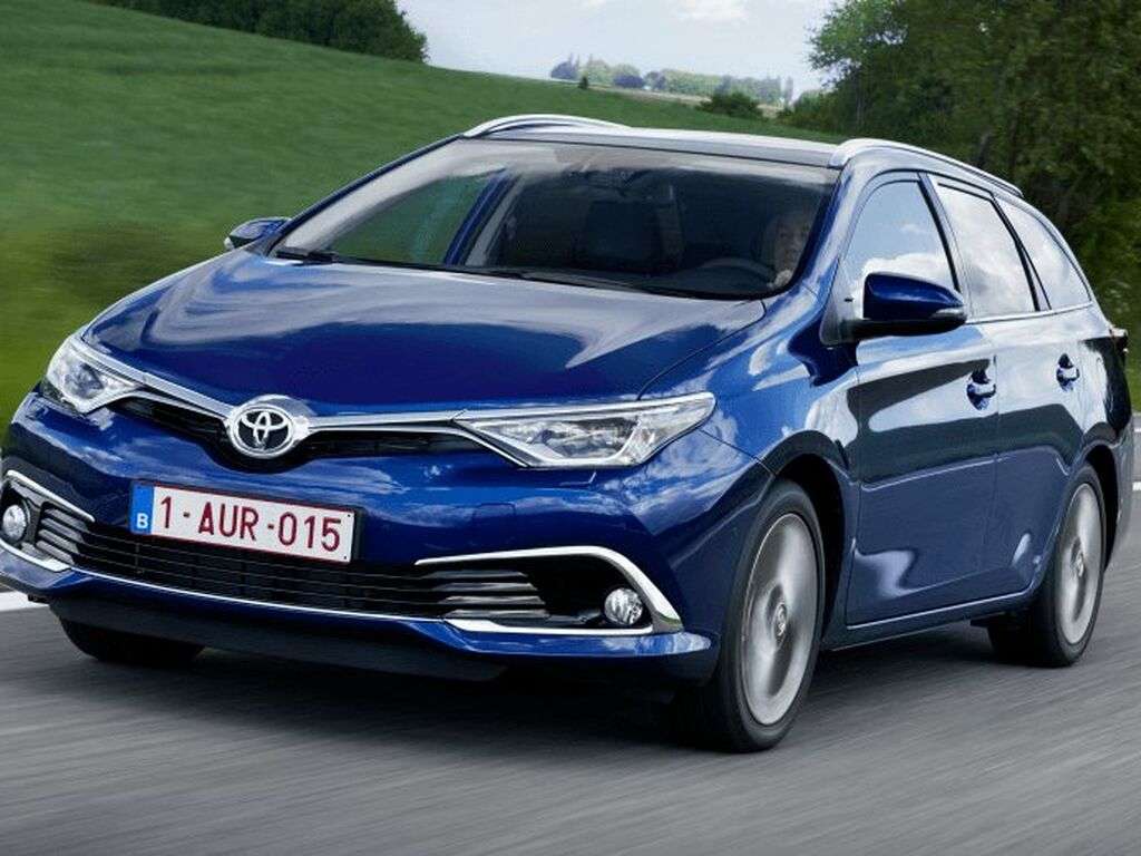 Tavaratilan matot Toyota Auris 2013 - 2019-autoihin