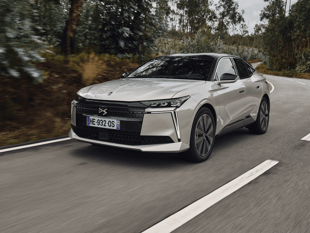 Automatot DS N4 2025-autoihin