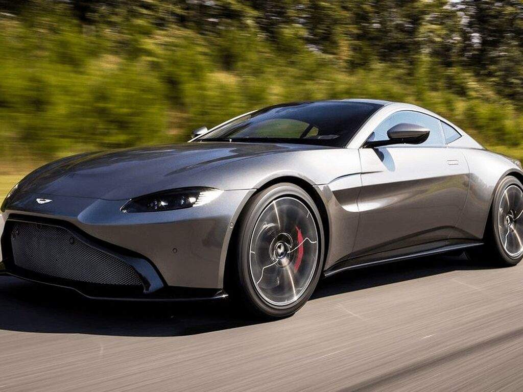 Tavaratilan matot Aston Martin Vantage 2018 - 2026-autoihin